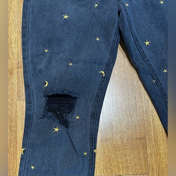 Tinseltown Distressed Black Decorative Jeans - Picture 5 of 7